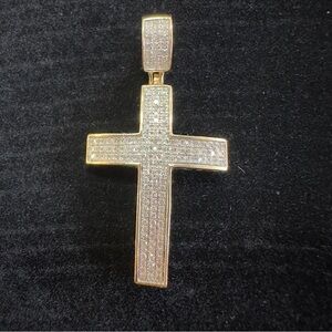 10k Gold & 1/2ctw diamond Cross Necklace pendant.